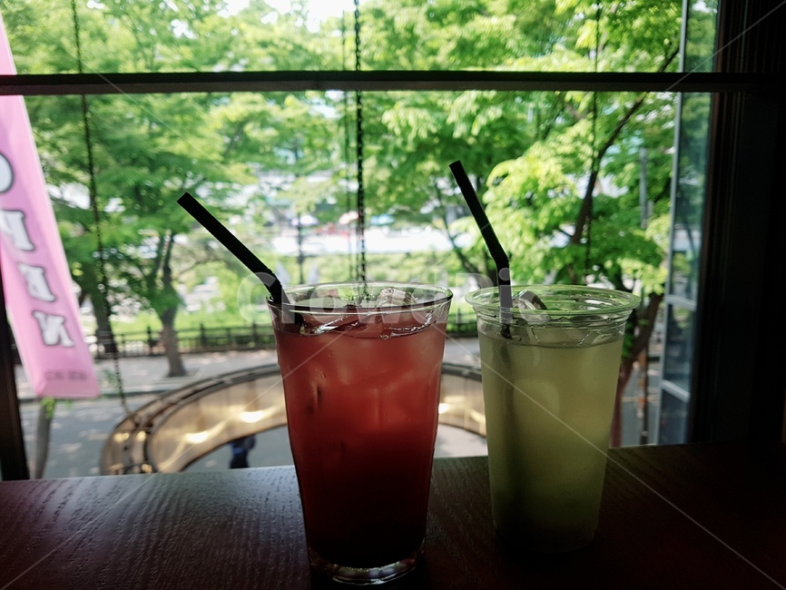 아이스음료,풍경,시원,휴식,청포도,힐링,ice,tree,바라보는,여유,2잔,안양,안양예술공원