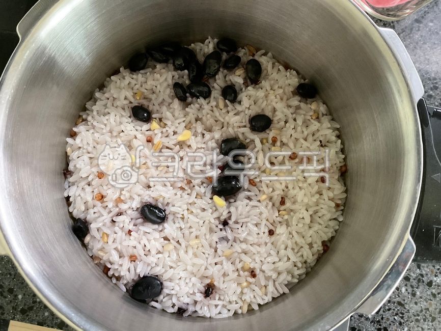 Multigrain rice,pot rice,stainless steel pot rice,Soybean rice,pressure pot rice