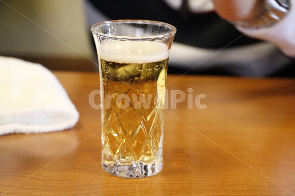 맥주,음료,술,송년회,유리잔,식탁,술자리,신년회,모임,회식,술,주류,alcohol