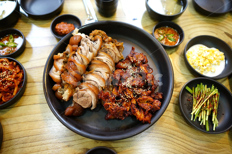 족발,양념족발,반반족발,왕족발,상차림,음식,식사,요리,food,meal,dish,음식,식재료,요리,food,cook,meal,dishes,food reserves