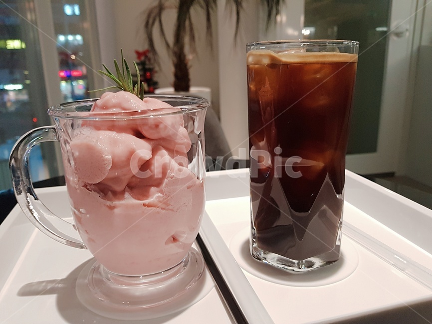 카페,딸기요거트,아메리카노,배경,유리잔,음식