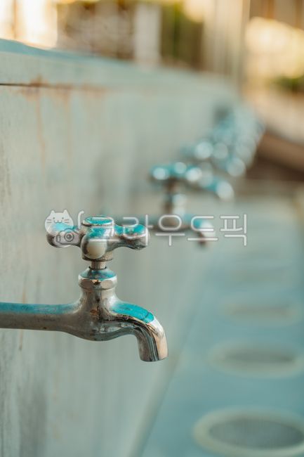 tap,school,old,feeling,faucet