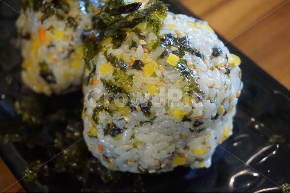 오니기리,식사,식당,요리,주먹밥,밥,음식,식재료,요리,food,cook,meal,dishes,food reserves,일식,일본음식,일본요리,Japanese food,Japanese dishes,Japanese meal,Japanese cook