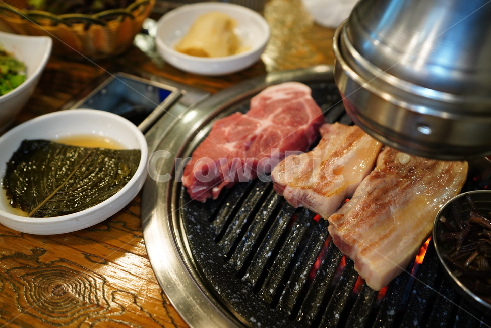 삼겹살,한식,고기,육류,육식,술안주,안주,먹거리,푸드,돼지,식사,구이,food,음식,식재료,요리,food,cook,meal,dishes,food reserves