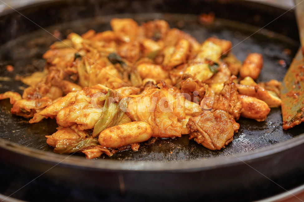 음식,철판,요리,볶음,한식,불판,닭갈비,닭요리,고기,육류,음식,식재료,요리,food,cook,meal,dishes,food reserves,한식,한국음식,한국요리,korean food,korean dishes,korean meal,korean cook