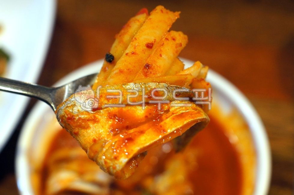 ,stewedjejubeltfish,plating,Braised cutlassfish,local food,fishdishes,Jeju local food,jejulocalfood,fishcuisin,galchijorim,Korean food,kfood,cooking,foodpresentation,seafood,food,braisedcutlassfish,fish dishes,Jeju braised cutlassfish,fish,Plating,localfo