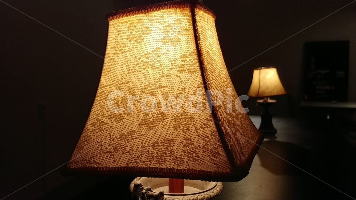 전등,조명,스탠드,분위기,꽃무늬,인테리어,빛,interior,lamp,소형가전,밝다,불빛,color,디자인,라이트,색채,컬러,무늬,문양,감성,사물,물건,오브젝트,thing,object,matter