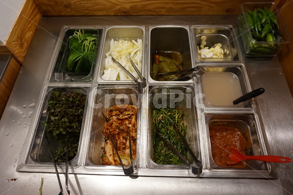 식당,식당반찬,반찬통,반찬냉장고,반찬쇼케이스,깻잎,겉절이,밑반찬,냉장고,업소용반찬냉장고,업소용반찬쇼케이스,반찬,한식,한국음식,고추,쌈장,배추