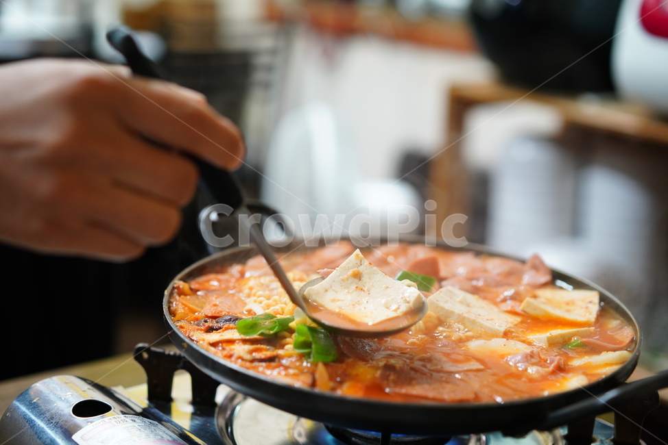 부대찌개,냄비,한식,먹거리,음식,국물,술안주,food,찌개,햄,식사,요리,음식,식재료,요리,food,cook,meal,dishes,food reserves,한식,한국음식,한국요리,korean food,korean dishes,korean meal,korean cook