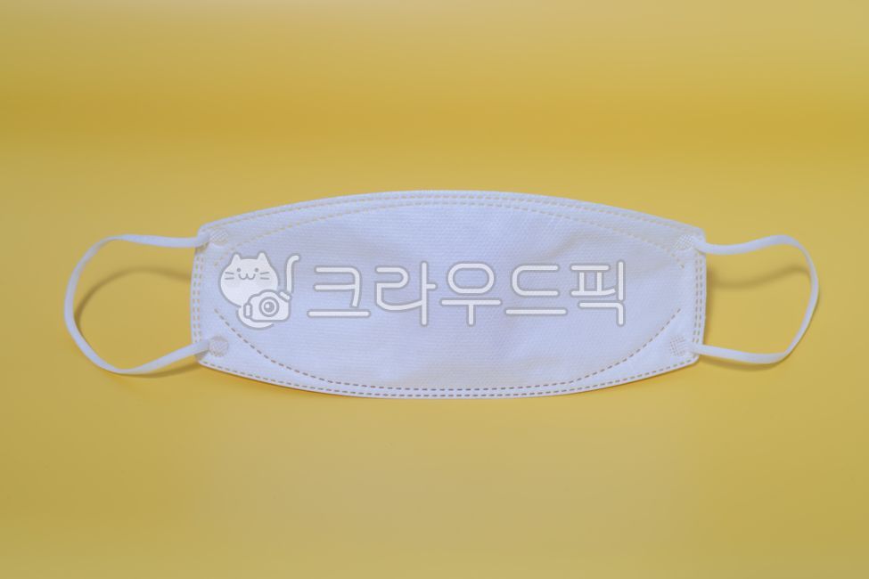 마스크3개,마스크,흰색마스크,하얀색마스크,마스크이미지,일회용마스크,비말차단,kf94,kf95,감기예방,질병예방,감염,바이러스,코로나,코로나19,covid19,coronavirus,corona19,infection,infected,prevention,덴탈마스크,위생,방역,mask,안전,safety,safe,prevent,전염병,contagion,crossinfection,의학,병원,의료,감기,질병,위생마스크,방역마스크,clinic,마스크노란배경,노랑,yellow,whitemask