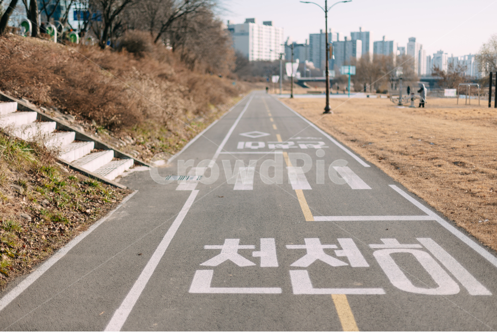 자전거도로,동네,자전거길,풍경,배경화면,길,도로,공원,sky,하늘,도시,도시,풍경,city,landscape,한국도시풍경,한국도시경관,korea cityscape,asphalt,아스팔트,road