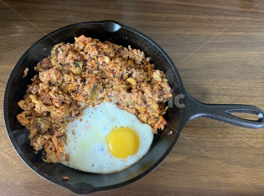 김치볶음밥,한식,달걀,볶음밥,무쇠팬,계란,후라이팬