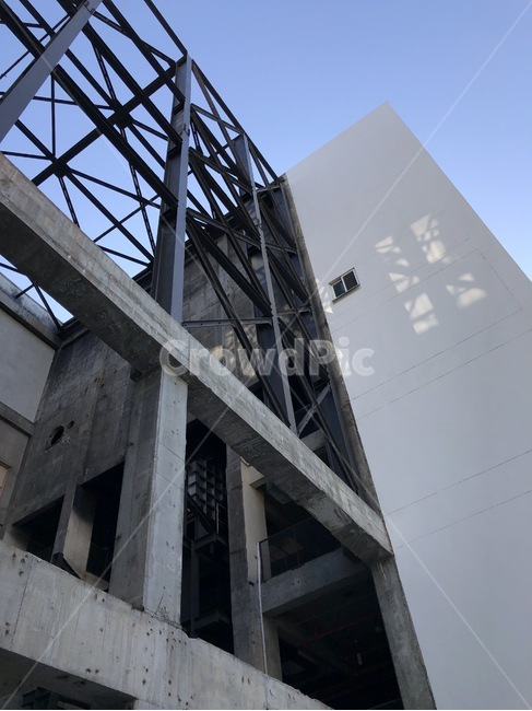 소각장,하늘,철,빛,햇빛,콘크리트,철골,건축물,건물외관,exterior,building,structure,architecture,construction