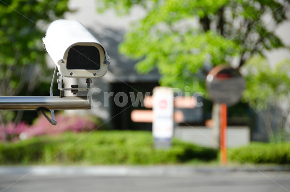 cctv,감시카메라,안전,보안,보안카메라,경비,감시,주차장,거리,도로,집,아파트,제어,야외,경보,도시,렌즈,사생활보호,장비,기록,카메라,시스템,보호,비디오,기술,전자,나무,꽃,주택,주차차단기,차단기,번호판인식,차량번호,차량번호인식,정보통신기술,전자기기,전자제품,it,information,technology,electronic equipment