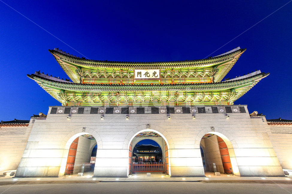 광화문,광화문야경,야경,문화재,하늘,저녁하늘,매직아워,야경,밤,풍경,nightscape,night,landscape,한국전통,한국문화,korean traditional,korean culture,랜드마크,landmark,tourist attraction,한국랜드마크,한국관광지,한국명소,korea landmark,korea tourist attraction,건축물,건물외관,exterior,building,structure,architecture,construction,pagoda,탑,건물,shrine,신사,worship,예배
