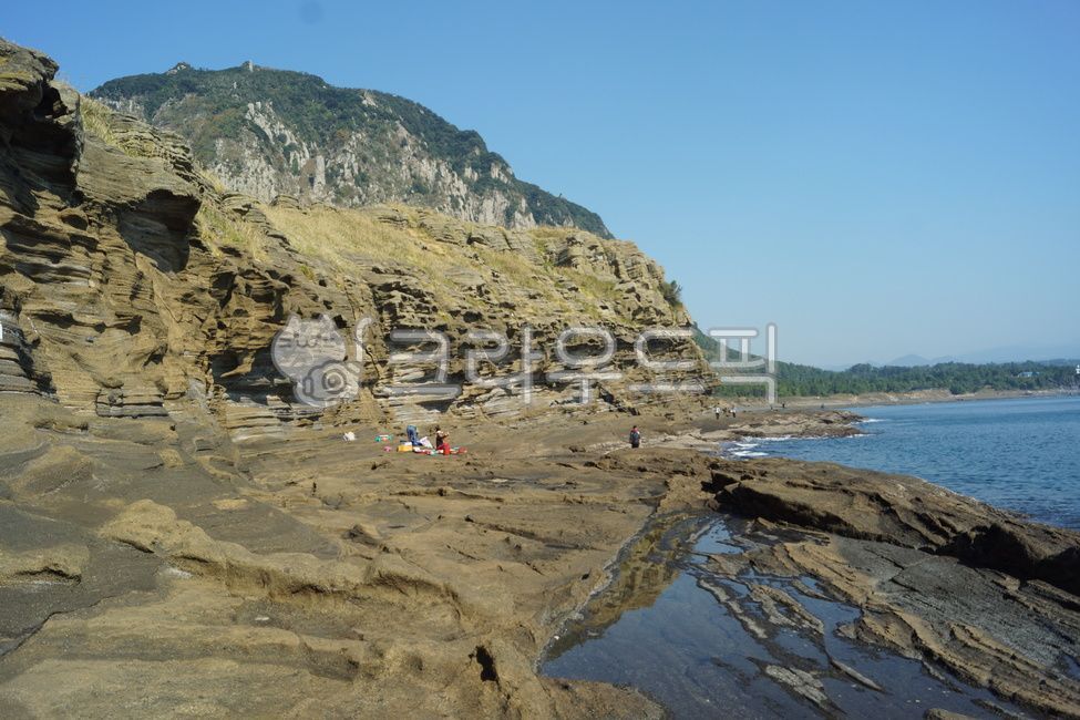 rock,basalt,Coast,ocean,horizontal stratification,jeju island,Jeju sea