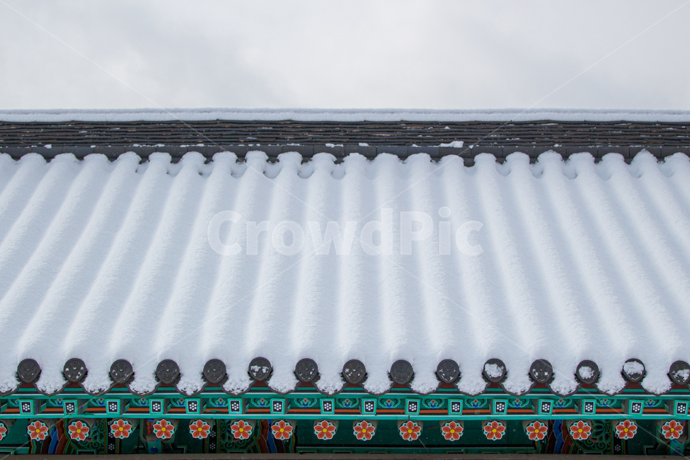 building,건물,architecture,건축물,worship,신전,temple,기와,지붕,고전,전통,눈,겨울,설경,설원,추위,겨울풍경,한옥,처마,멋,사찰,풍경,자연,금산사,단청,겨울,계절,winter,season,한국전통,한국문화,korean traditional,korean culture