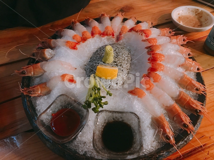 딱새우회,새우,딱새우,소스,와사비,초장,간장,shrimp,prawn,sushi,souce,fresh,delicious,음식,식재료,요리,food,cook,meal,dishes,food reserves,수산물,해산물,fishery products,seafood