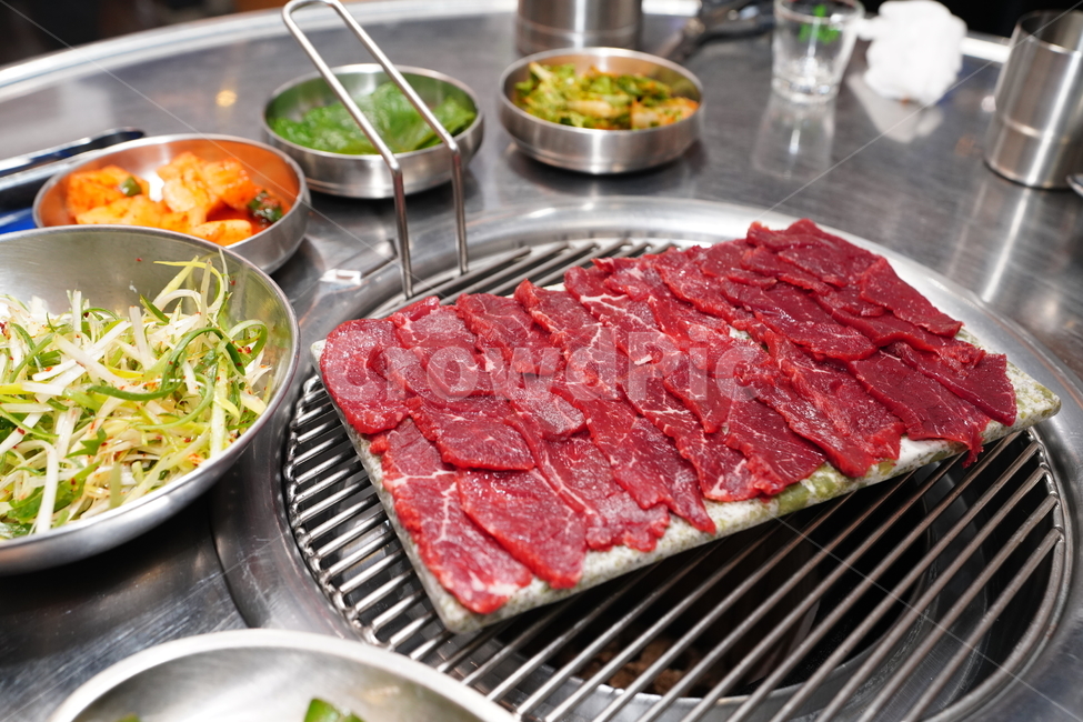 육사시미,안주,소,한우,육류,육식,고기,빨강,레드,색감,red,음식,먹거리,야채,먹방,food,생고기,음식,식재료,요리,food,cook,meal,dishes,food reserves,육류,고기,meat