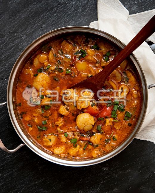overseas food,Overseas,red,moqueca,homecooking,delicious,warm,brazilian,dish,background,tasty,plating,strong,tableware,brazil,plate,Moqueka,foreign country,Brazilian cuisine,pot,dark,cooking,foreign food,seafood,foreign cuisine,homemade,Brazilian food,ste