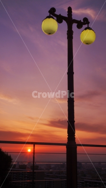 노을,옥상,불빛,가로등,실루엣,드리우다,도시,풍경,city,landscape,한국도시풍경,한국도시경관,korea cityscape,lamp post,램프 포스트