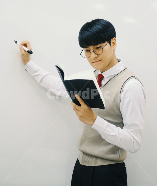 교육,학생,수능,고등학생,고3,고딩,남고생,시험,수업,학업,진로,사람,인물,인간,human,person,남성,남자,man,male,교육,학교,공부,education,learning,study,school