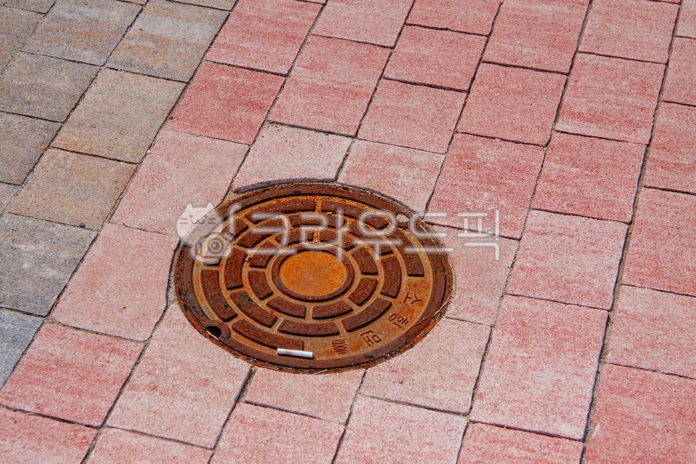 맨홀,맨홀뚜껑,하수구,배수구,보도블럭