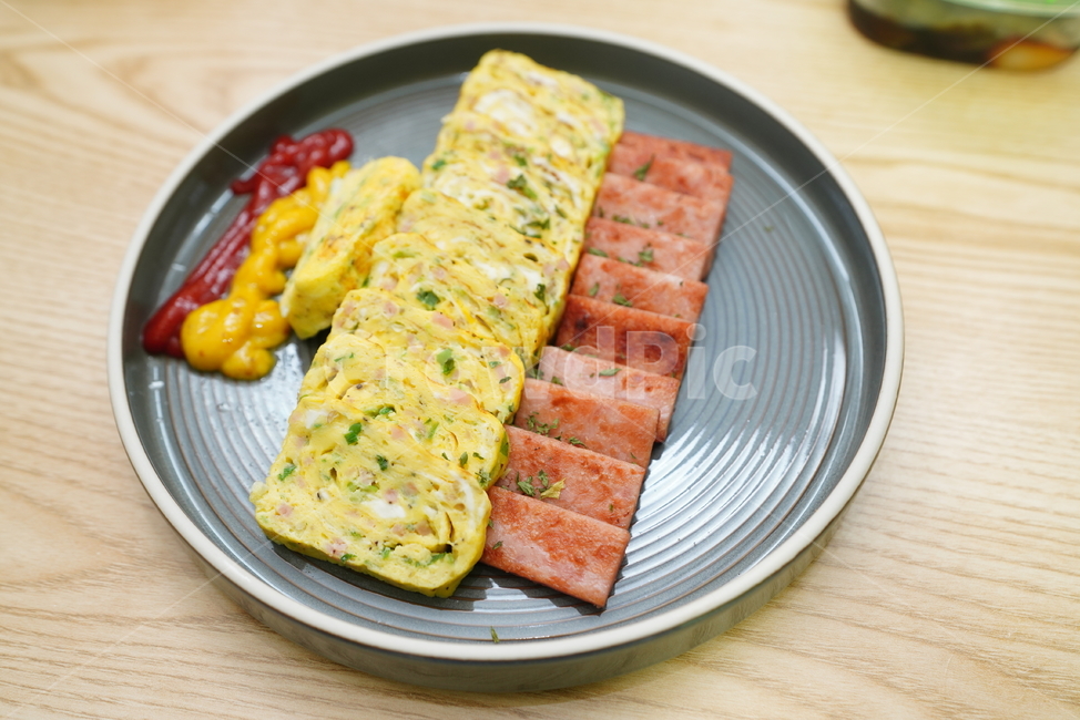 집밥,한식,계란말이,스팸,햄,접시,음식,식사,먹방,반찬,안주,컬러,노랑,요리,간식,음식,식재료,요리,food,cook,meal,dishes,food reserves
