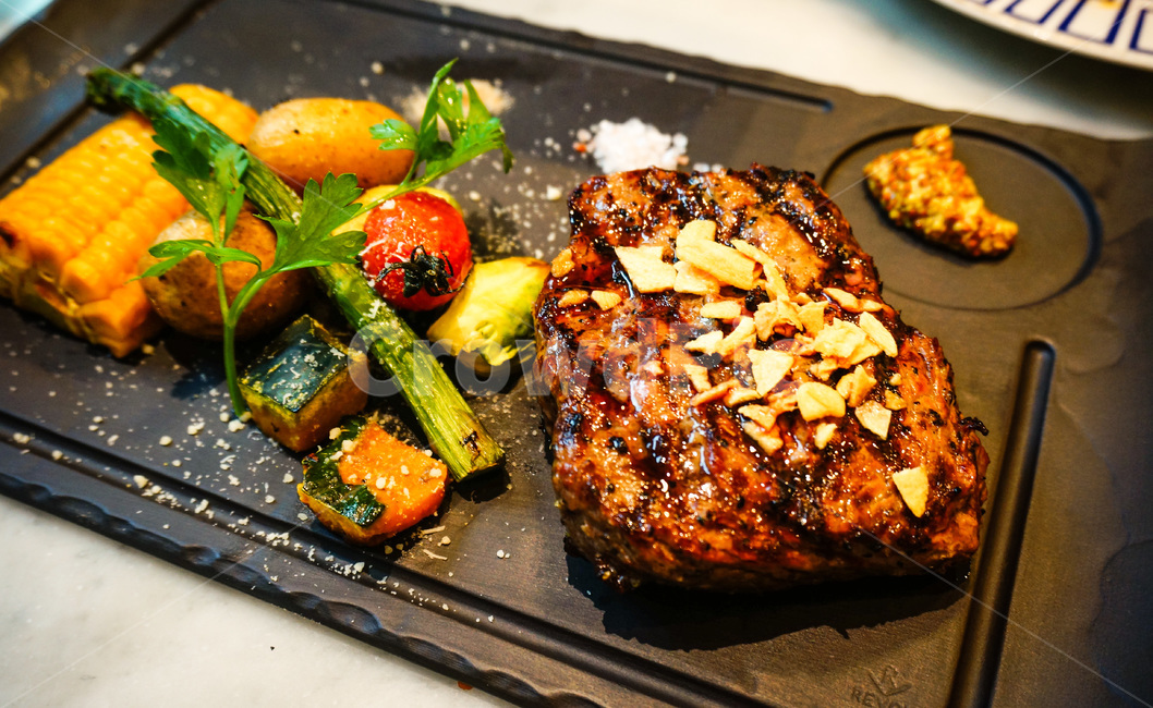 스테이크,음식,고기,음식셋팅,food,steak,meat,야채,음식,식재료,요리,food,cook,meal,dishes,food reserves,육류,고기,meat,양식,서양음식,서양요리,western food,western dishes,western meal,western cook