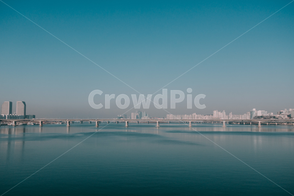 한강,강,파랑,하늘,blue,다리,한강다리,hanriver,서울,한국,korea,차분한,잔잔한,도시,풍경,city,landscape,한국도시풍경,한국도시경관,korea cityscape,water,물,waterfront,워터 프론트,pier,교각,port,포트,dock,독