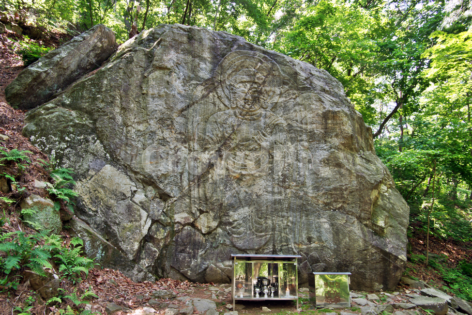 마애여래입상,석남사,신라말,고려초,양각,서운산,설법인,마애불,암벽,유형문화재,조각상,동상,석상,조형물,statue,bronze statue,stone statue,종교,신앙,religion,belief,faith