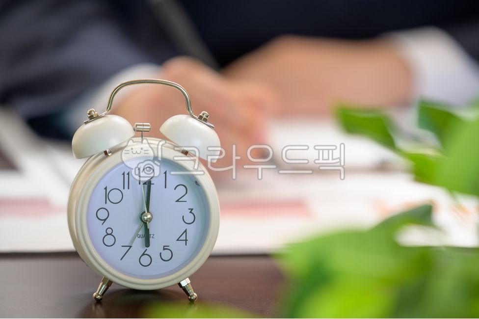 occupation,documents,document,concept,home from work,office,Asian,paper,whitecollar,working hours,writing,alarm,man,businessman,plan,Business,hand,alarm clock,profession,business hours,business,work,contract,handwriting,clock,labor,work time,business man,