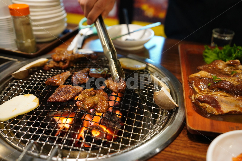 갈비,돼지,구이,안주,한식,음식,먹거리,고기,육류,육식,식사,음식,식재료,요리,food,cook,meal,dishes,food reserves,육류,고기,meat
