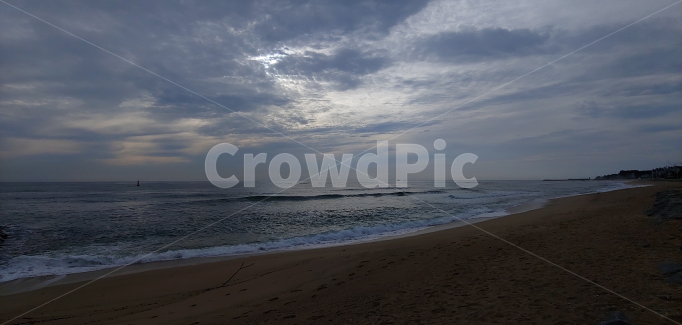 자다,파도,모래,날씨,구룸,자연,풍경,nature,landscape,outdoors,옥외,water,물,ocean,대양,sea,바다