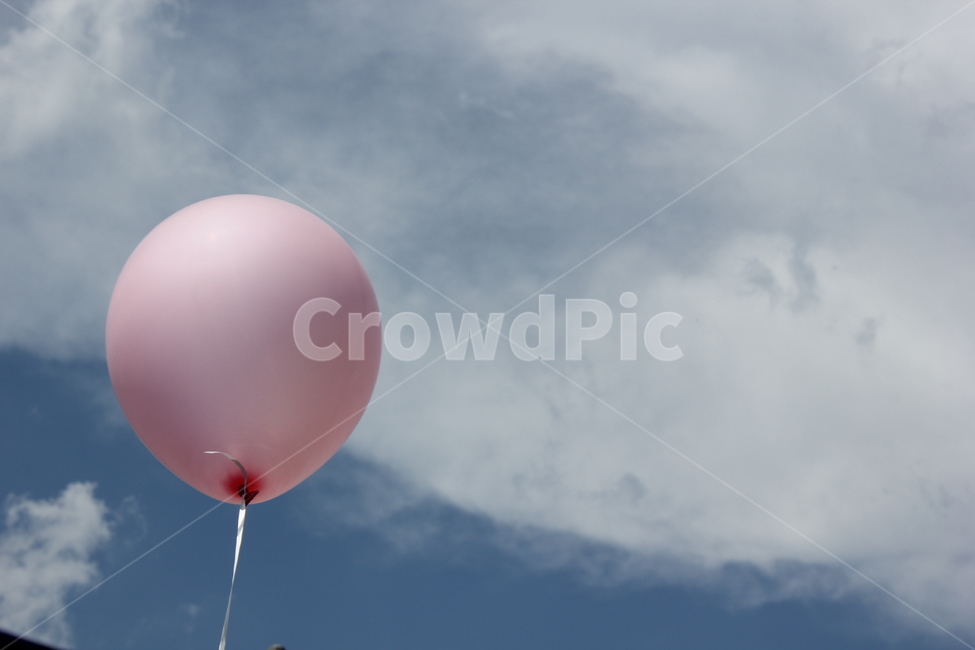 풍선,balloon,하늘,sky,핑크색,분홍풍선,pinkballoon,구름,감성,sensible,floating,깨끗함,청명함