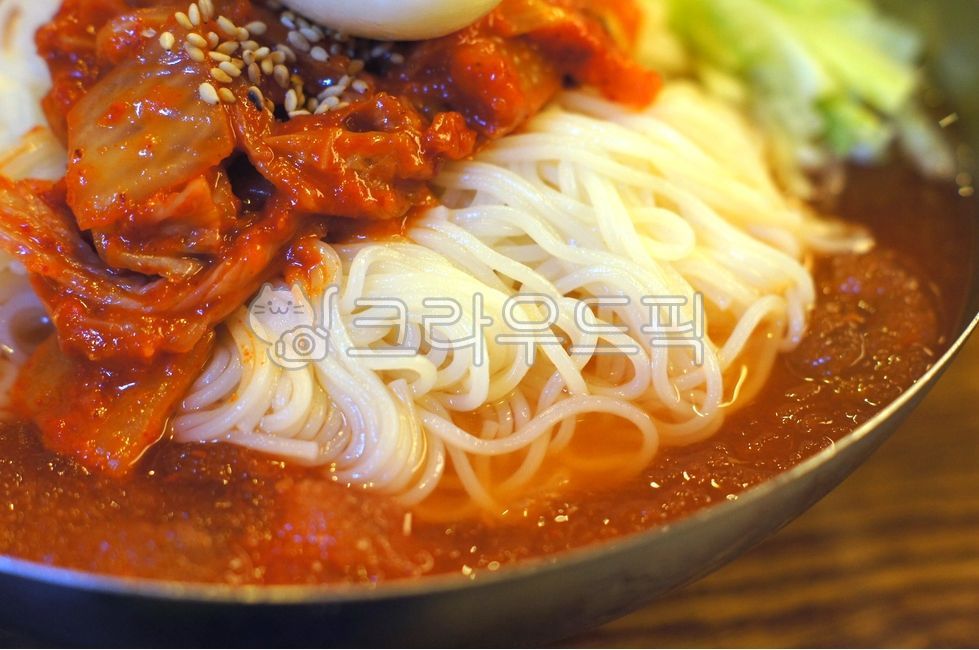 spicynoodles,plating,kimchimariguksu,Mulmilmyeon,Kimchi Rolled Noodles,food,wheatnoodles,coldnoodlesoup,Bibim Mulmilmyeon,If you push,Plating,milmyeon,kfood,cooking,coldkimchinoodlesoup,foodpresentation