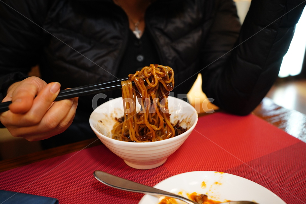 음식,자장면,짜장,중식,푸드,먹방,면,면요리,요리,식사,면발,food,사람,인물,인간,human,person,신체일부,몸,body,음식,식재료,요리,food,cook,meal,dishes,food reserves,면류,면요리,noodles,중식,중국음식,중화요리,chinese food,chinese dishes,chinese meal,chinese cook