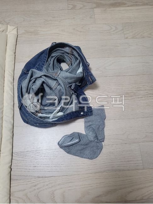 정리정돈,청소,집안일,옷정리,탈의,널부러진옷