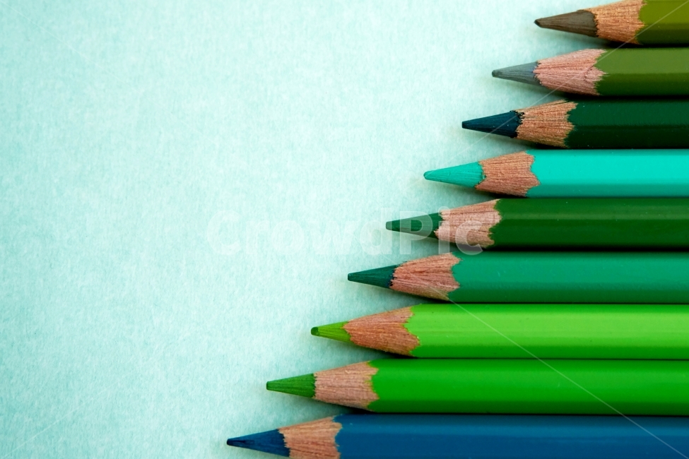 색연필,colorful,색깔,그라데이션,색채,다양한,초록,파랑,연필,art,pencil,graduation,미술,도구,뾰족한,colored,color,배경,empty,space,예술,art,사물,물건,오브젝트,thing,object,matter,학용품,문구류,사무용품,school supplies,stationery,office supplies,누끼,remove background