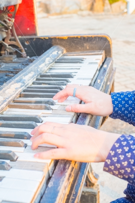 피아노,손가락,감성,스냅,용마랜드,서울,취미,여행,일반인,사람,인물,인간,human,person,신체일부,몸,body,손,제스처,표시,손짓,표현,gesture,hand,sign,expression,연출,컨셉,콘셉,direction,concept,악기,음향기기,musical instrument,musical equipment