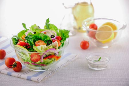 샐러드-토마토-녹색-투명그릇-야채