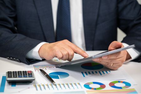 주식-시장-거래-투자-금융