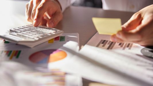 calculator-income-money-pay-financial