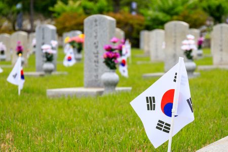 국립현충원-현충원-국립묘지-태극기-국기